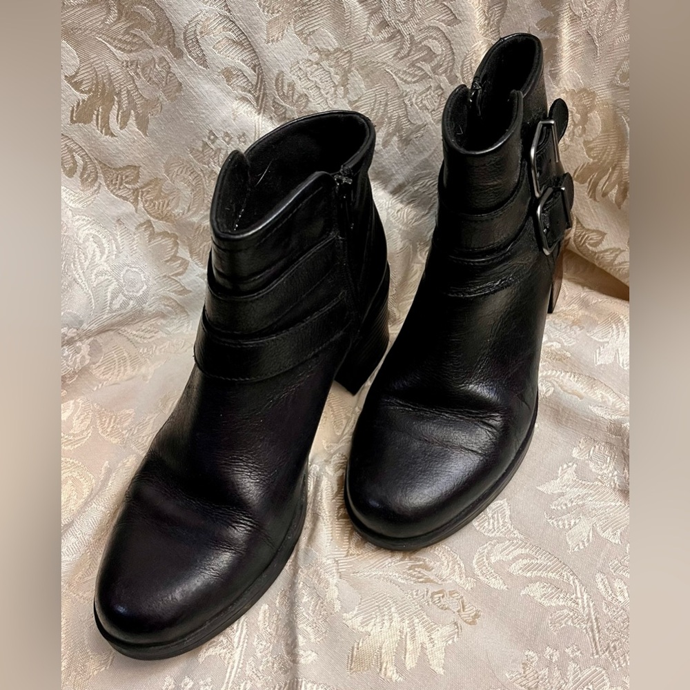 Clarks Hollis Pearl Black Leather Ankle Boots Women's Size 7.5 M Comfort Booties